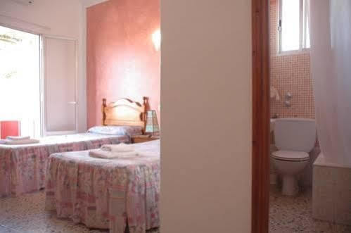 Hostal Paris Ciutadella Сьютаделья Екстер'єр фото