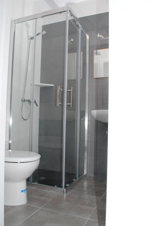 Hostal Paris Ciutadella Сьютаделья Номер фото